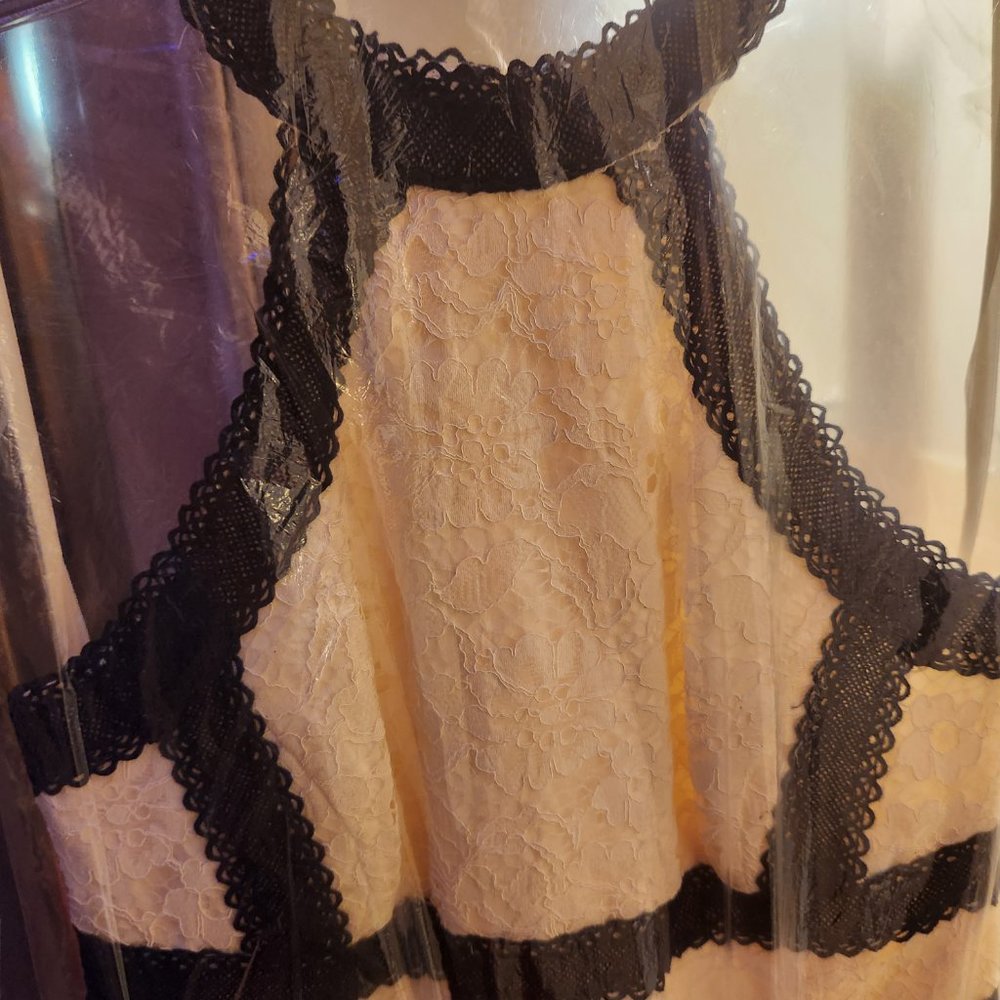 Dress - Picture 3 of 7